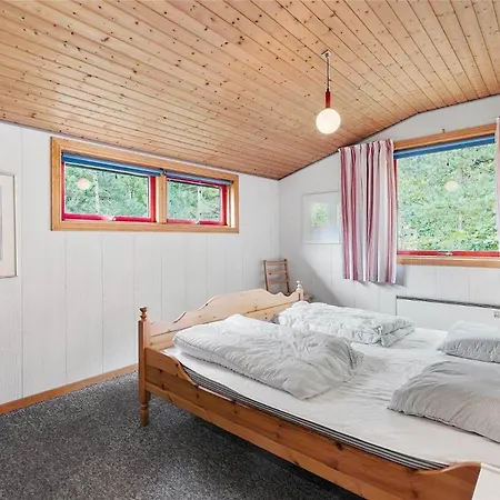 1565-aakirkeby-poserevaenget-4 * Vester Somarken